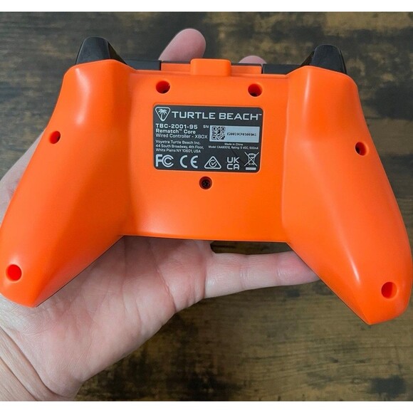 Lot of 3 Microsoft Xbox One Controllers – For Parts or Repair (Untested) - Picture 10 of 11